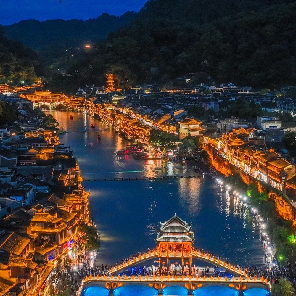 以为乌镇的夜色很美了，直到我到了凤凰古城_1_大侠V5_来自小红书网页版_1000x1000