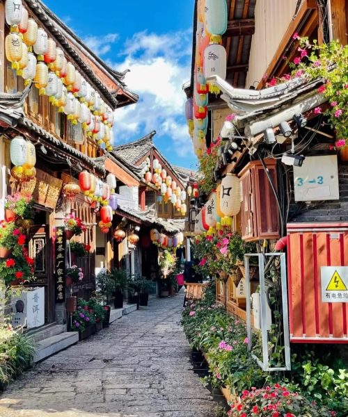Traditional Bai-style buildings and cobblestone streets in Dali Old Town