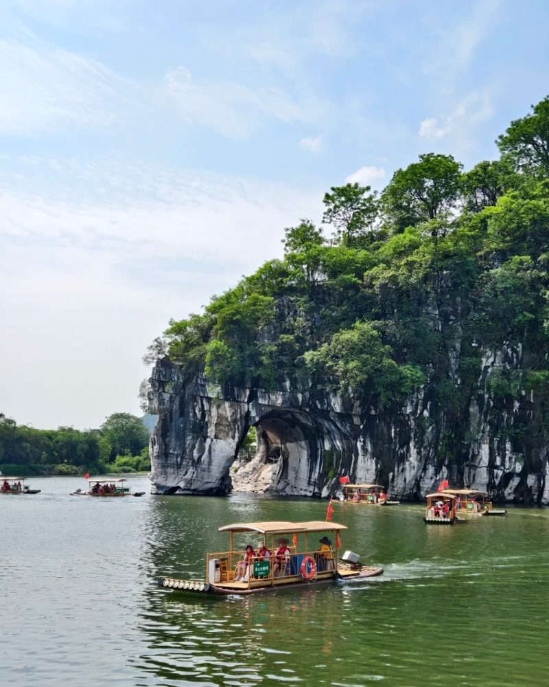 Elephant Trunk Hill in Guilin with sightseeing boats on the river