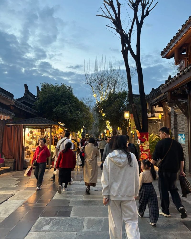 Evening street scene at Kuanzhai Alley in Chengdu