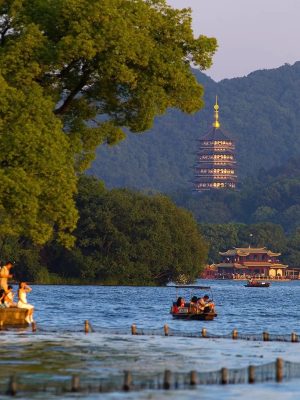 Panoramic view of Leifeng Pagoda beside West Lake, perfect for cultural travel to China with ChinaTravelTours.