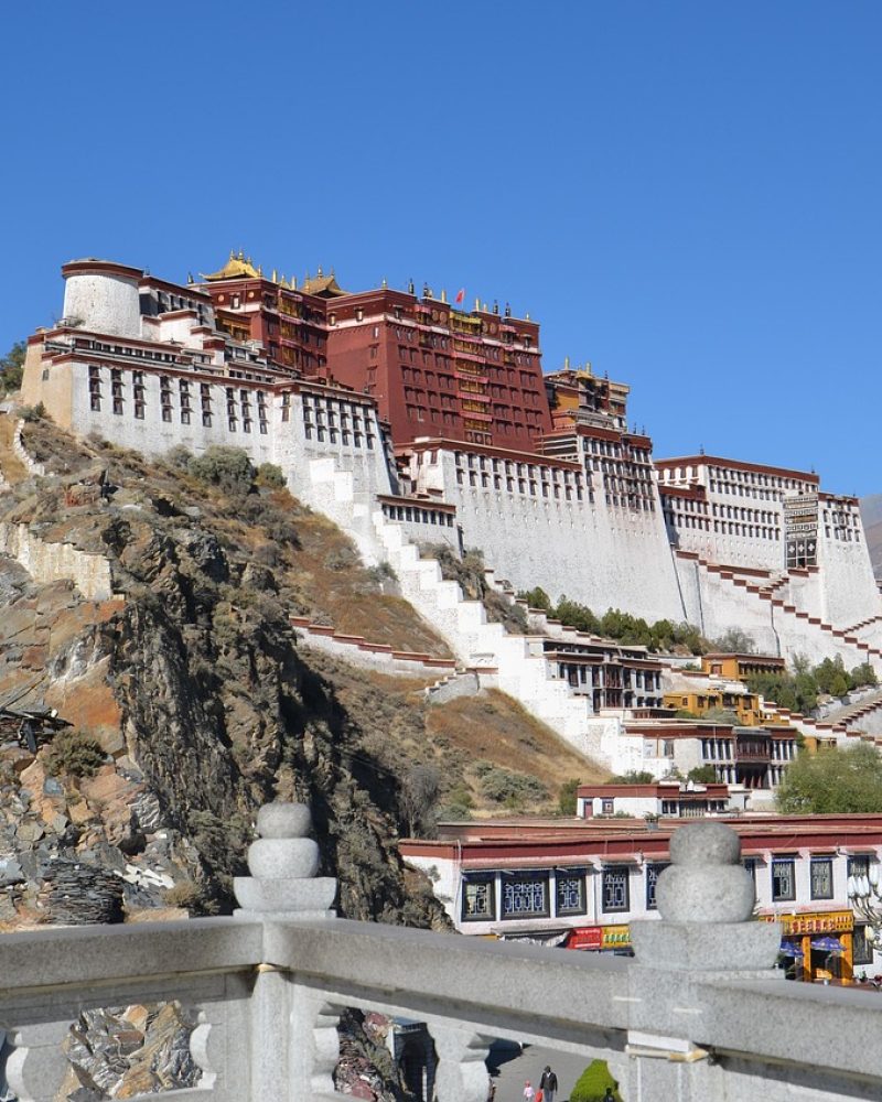 Potala Palace in Lhasa for a 5-day Lhasa and Namtso Tibet private tour
