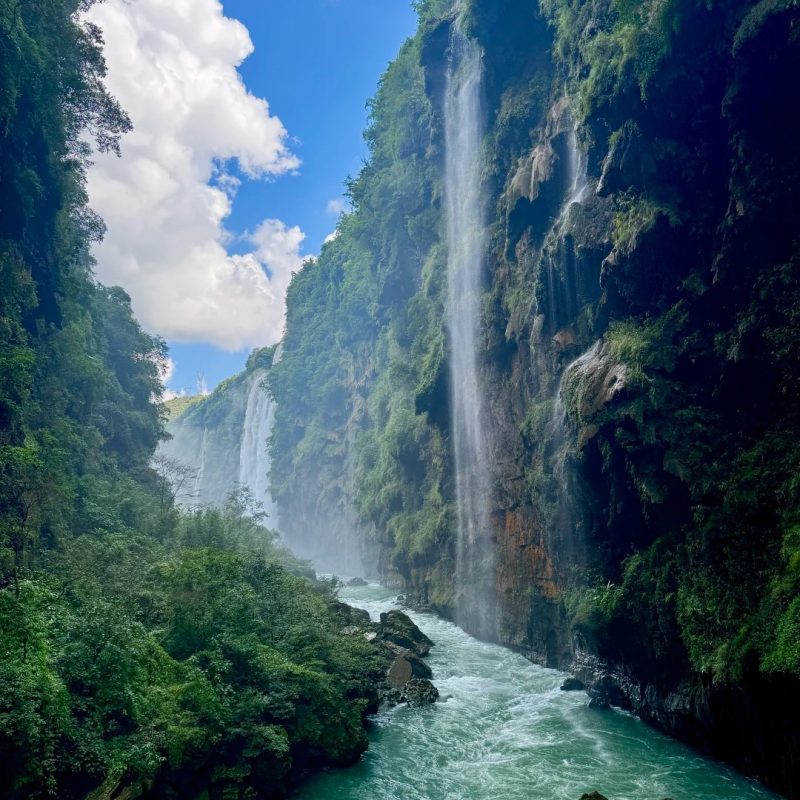 Maling River Canyon, Guizhou Maling River Canyon in Guizhou with waterfalls and turquoise river