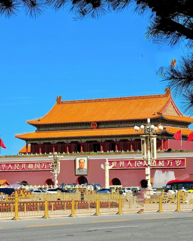 Tiananmen Square in Beijing on a private city tour