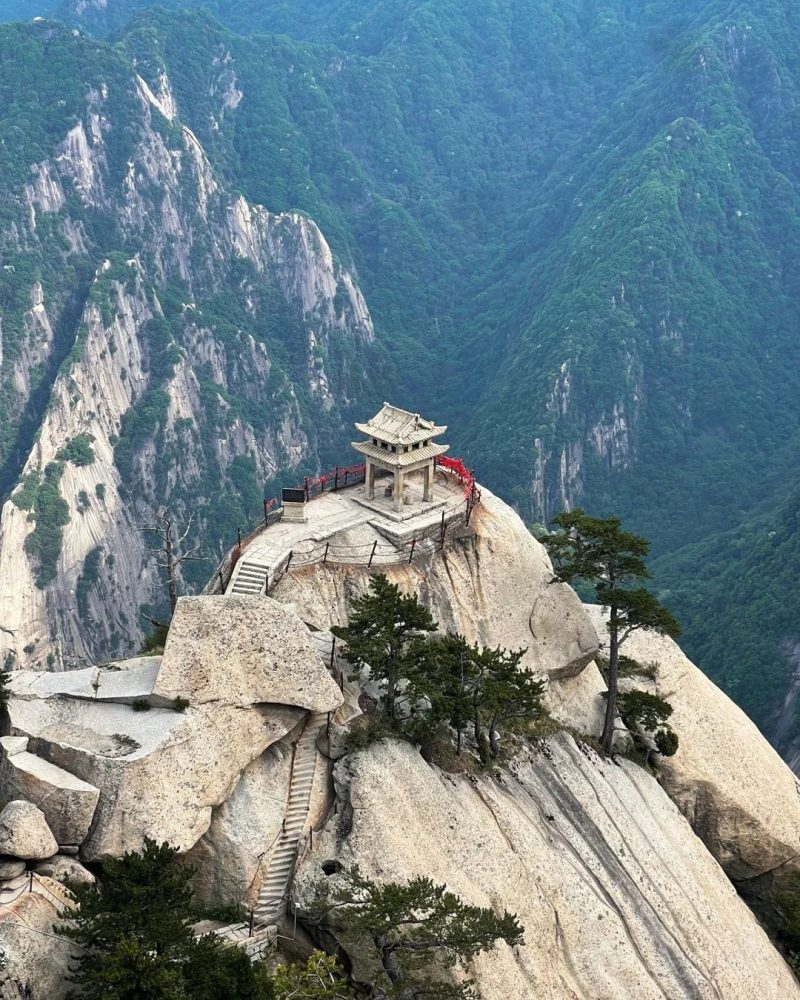 Mount Huashan ridge trail near Xi'an on a private tour