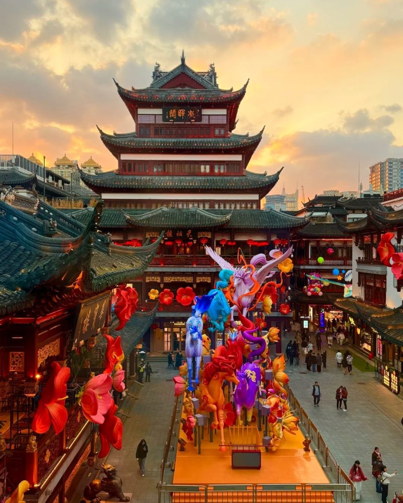 Traditional architecture and lantern decorations at Yu Garden in Shanghai