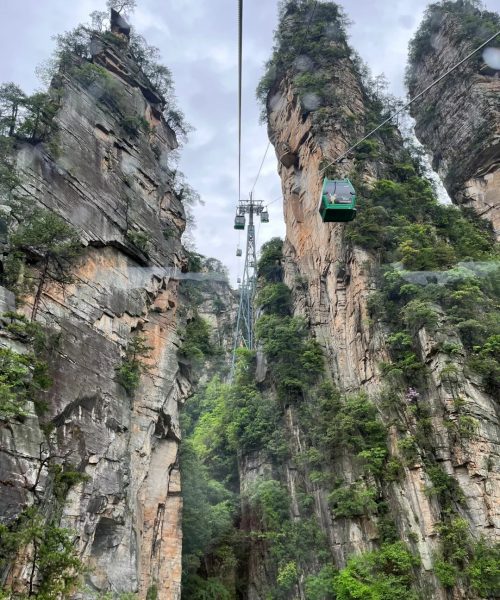 zhangjiajie-huangshizhai-peak