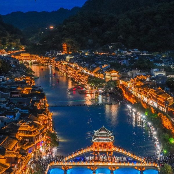 以为乌镇的夜色很美了，直到我到了凤凰古城_1_大侠V5_来自小红书网页版_1000x1000